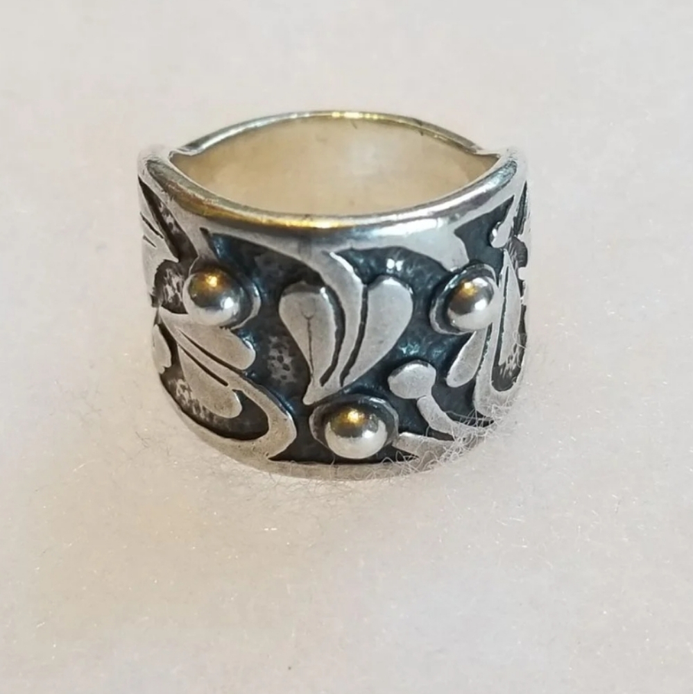 Silpada Sterling Silver Vine Ring - Picture 5 of 14